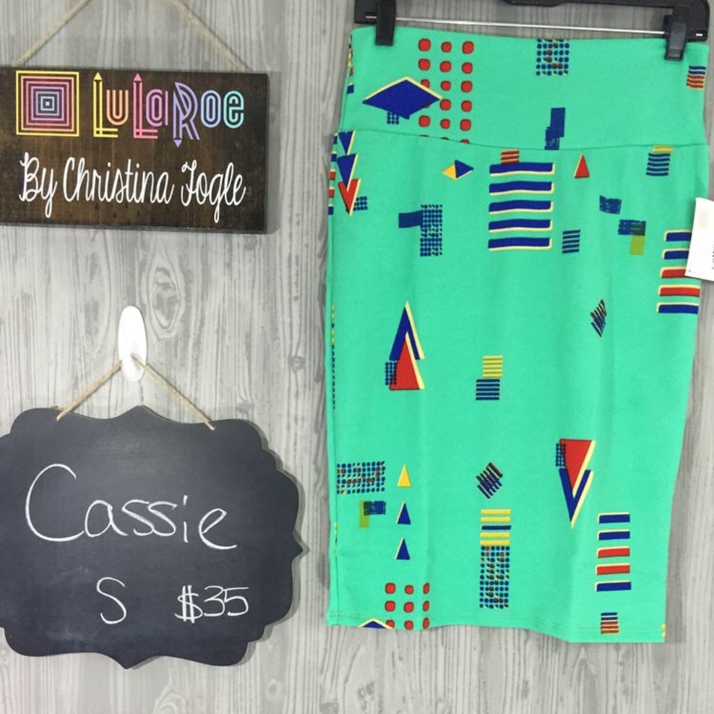 LuLaRoe Small Cassie Skirt